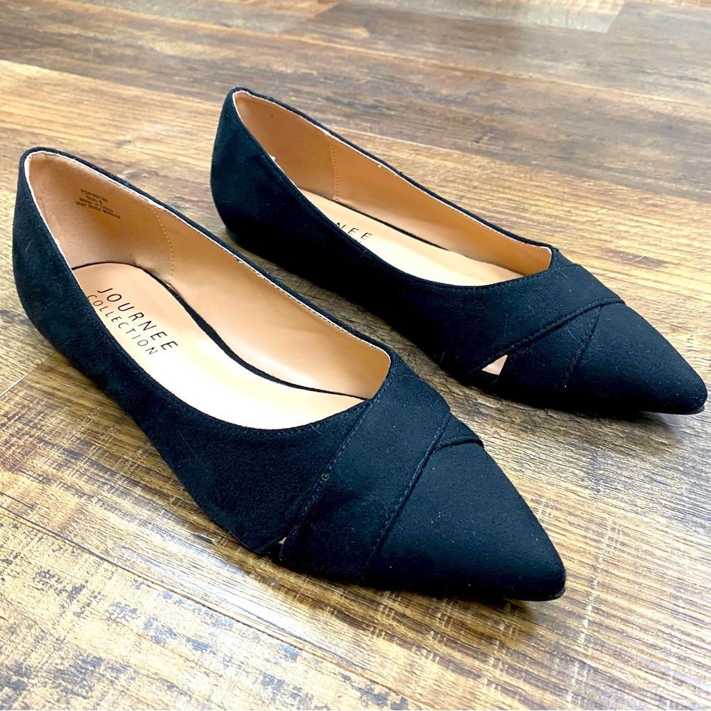 Journee Collection Black Flats